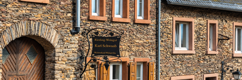 WEINGUT KARL SCHWAAB