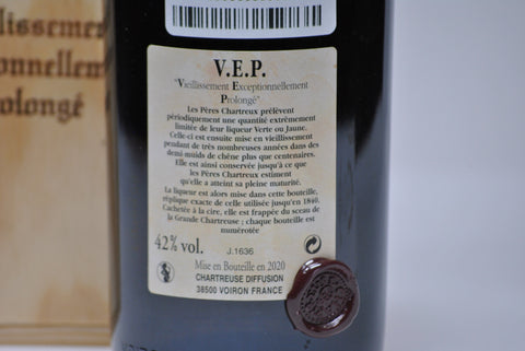 CHARTREUSE JAUNE "V.E.P." 42° (CASSETTA IN LEGNO) 1L - CHARTREUSE